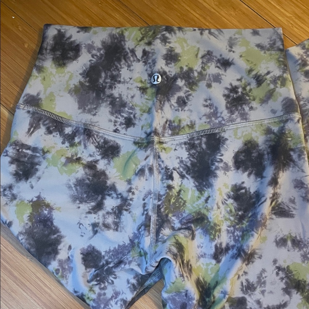 lululemon athletica size 6 Tie-Dye Women's leggings